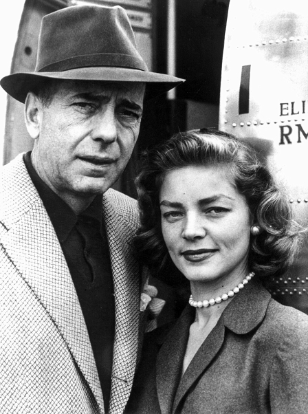 Die US-amerikanische Schauspielerin Lauren Bacall (r) und ihr Ehemann, der Filmstar Humphrey Bogart (l)